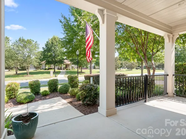 127 Brawley Point Cir, Mooresville, NC 28117