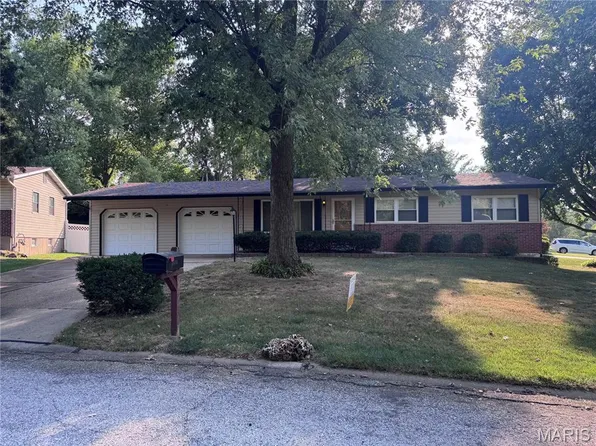 2429 Fayview Dr, Saint Louis, MO 63114