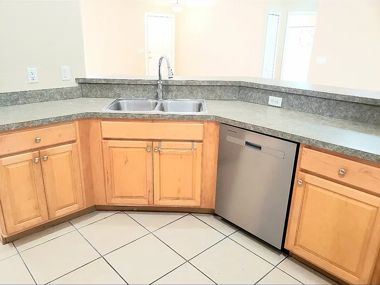 5526 Lavender Ave — Photo 14