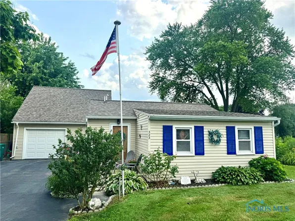 323 Brentwood Dr, Northwood, OH 43619