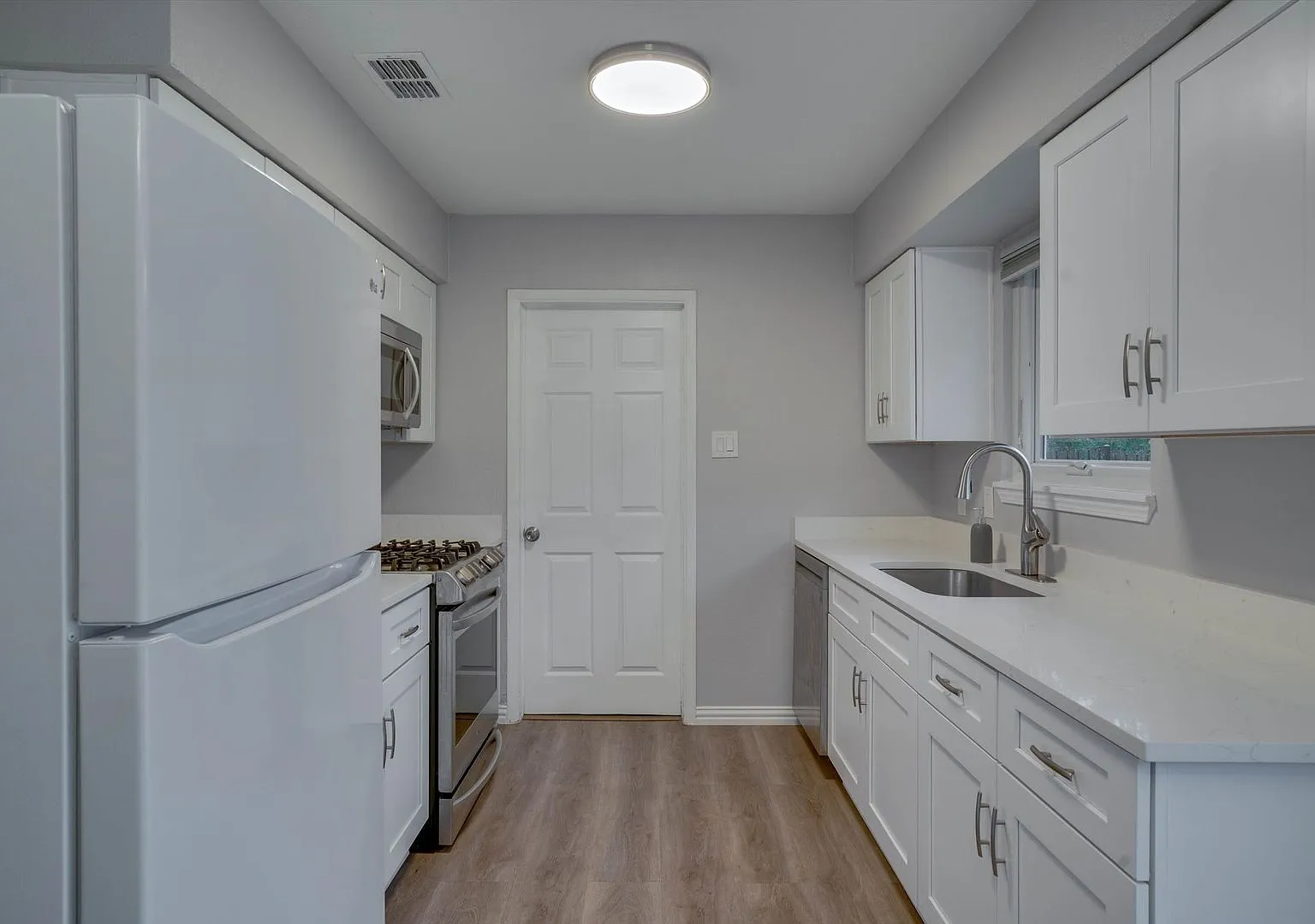 600 Bramble Drive Austin, TX 78745 — Photo 4