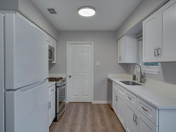 4th image of 600 Bramble Dr