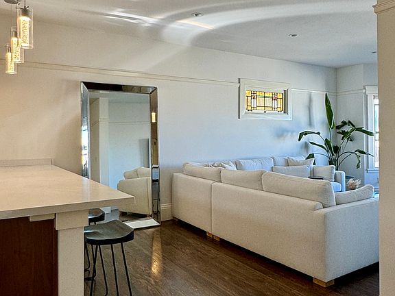 4th image of 2360 Union St APT 3