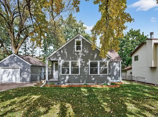 2199 Oakwood Dr, Mounds View, MN 55112