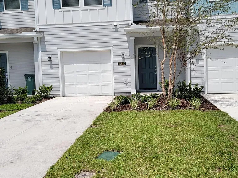 12880 Josslyn Ln — Photo 2