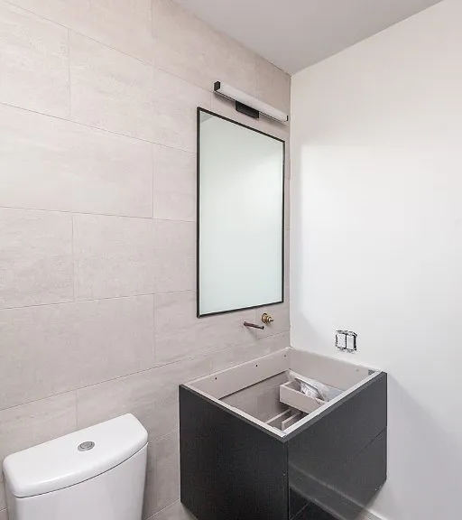 952 W Grace St #202 — Photo 16