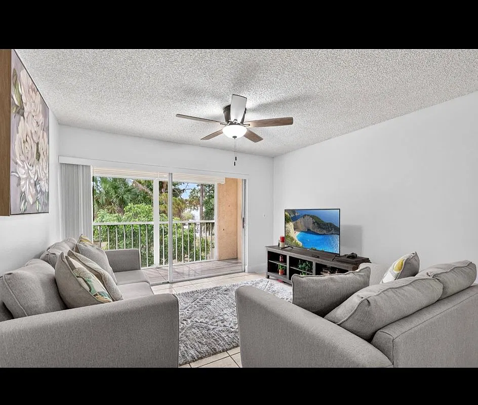 2 bed, 2.0 bath, 964 sqft, $1,700 — Photo 1