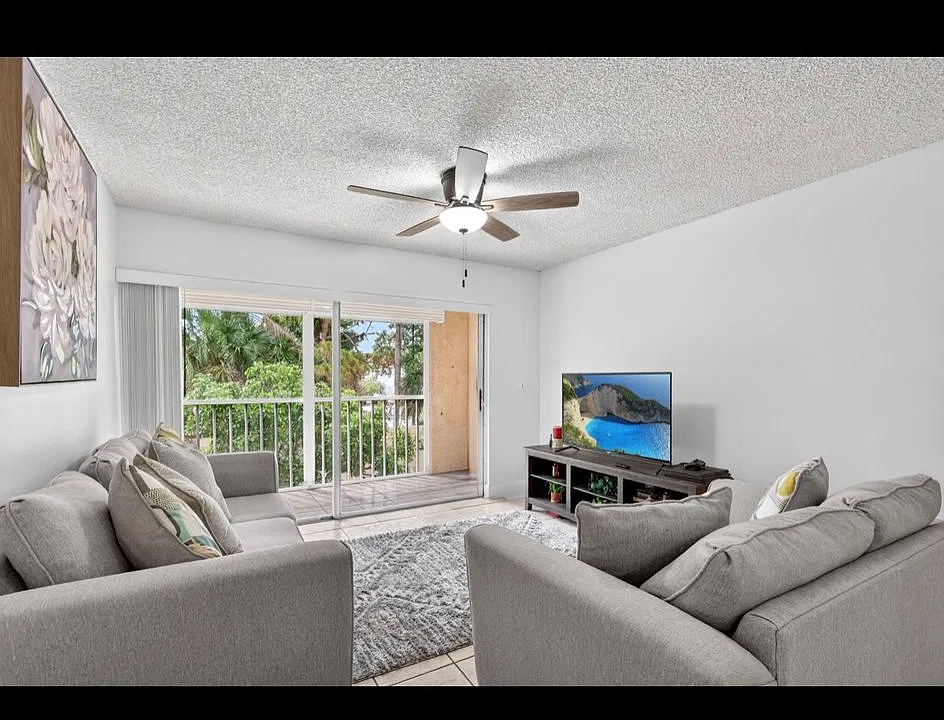1548 SE Royal Green Cir #206