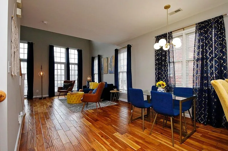 3 bed, 2.5 bath, 1800 sqft, $2,500 — Photo 4