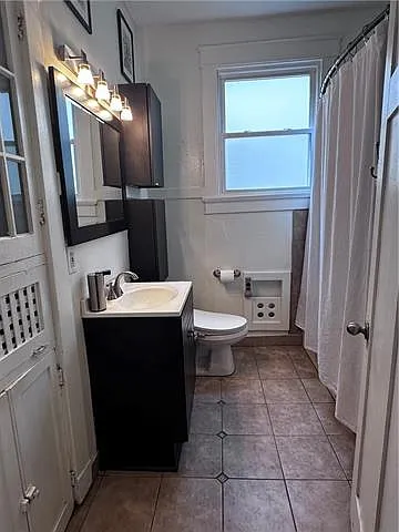3 bed, 1.5 bath, 1400 sqft, $1,895 — Photo 3