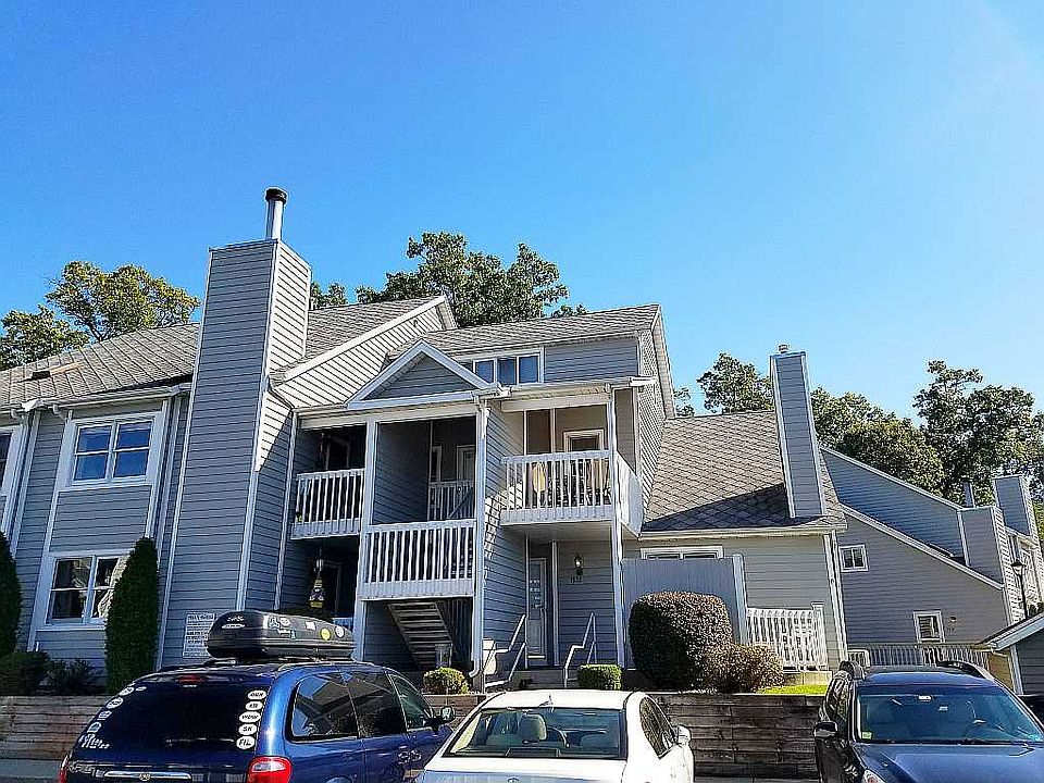 1st image of 1516 N Oak Hill Dr Unit L-7