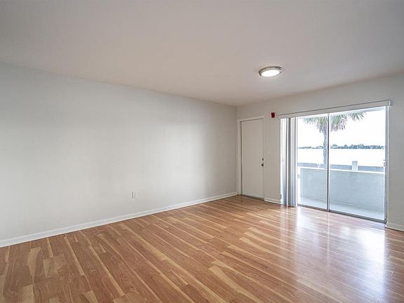 3rd image of 7931 East Dr Unit 403-7931-4