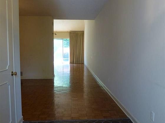 1st image of 240 Baronne Pl