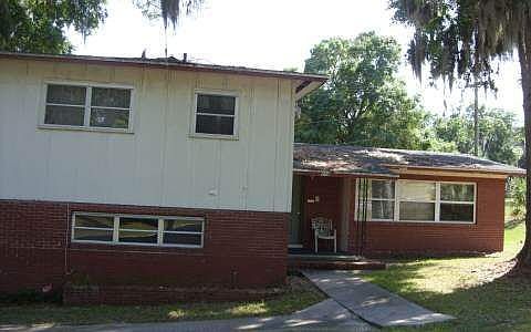 1st image of 114 SE Pine Dr
