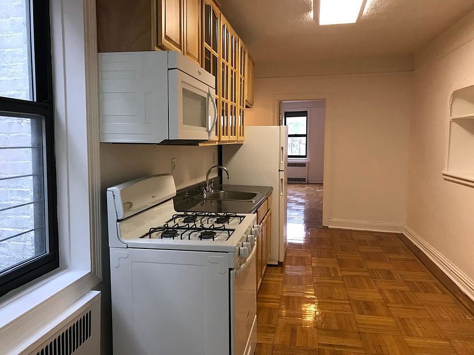 1st image of 33 Crooke Ave APT 2D