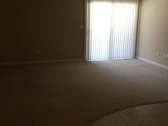 5th image of 102 Goldenrod Dr