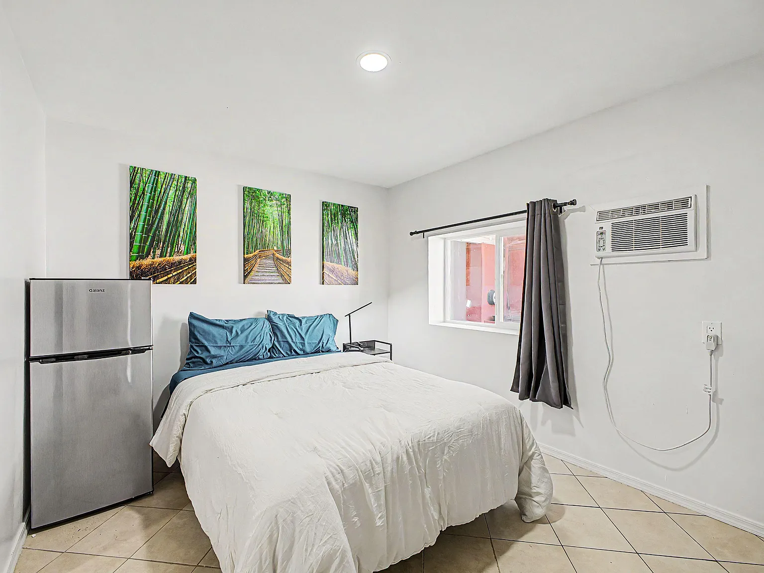 4 bed, 3.0 bath, 1600 sqft, $776 — Photo 2