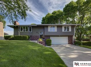 10705 Boyd St, Omaha, NE 68134