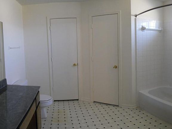 5th image of 4409 Tidal Wave Dr