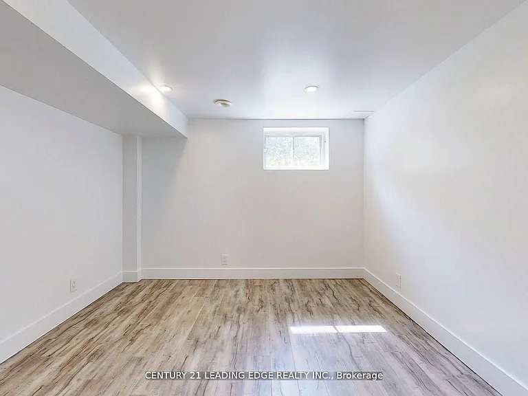 70 Wexford Blvd #BASEMENT — Photo 22