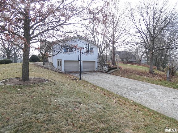 3rd image of 5925 N Trenton Ln