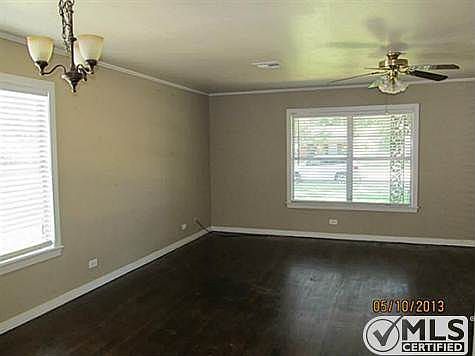 3rd image of 2105 W 1st Ave