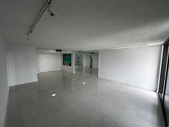 5th image of 10101 E Bay Harbor Dr APT 710