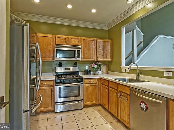 3rd image of 107 Braddock Ln