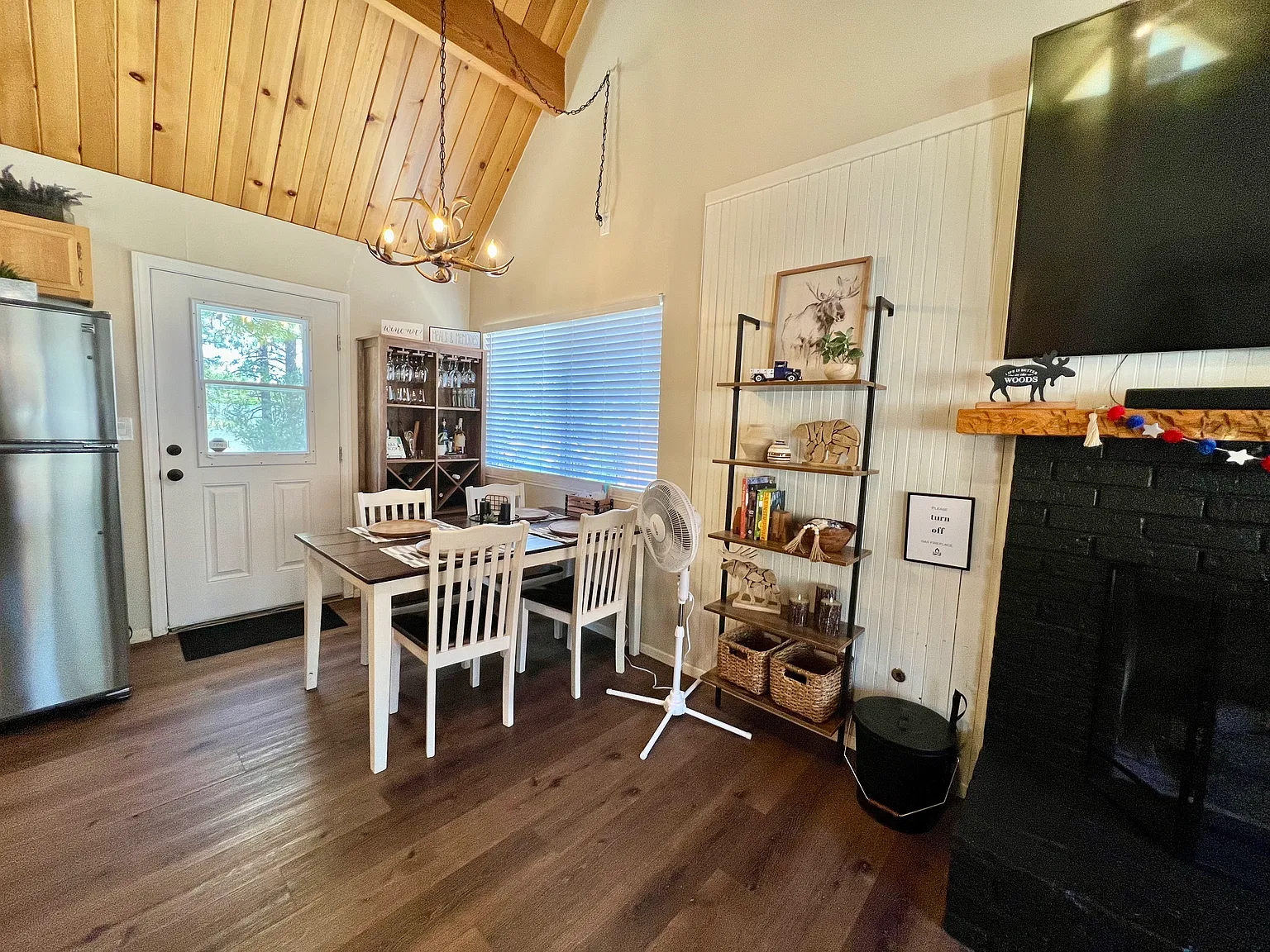 3 bed, 1184 sqft, $2,900 — Photo 3