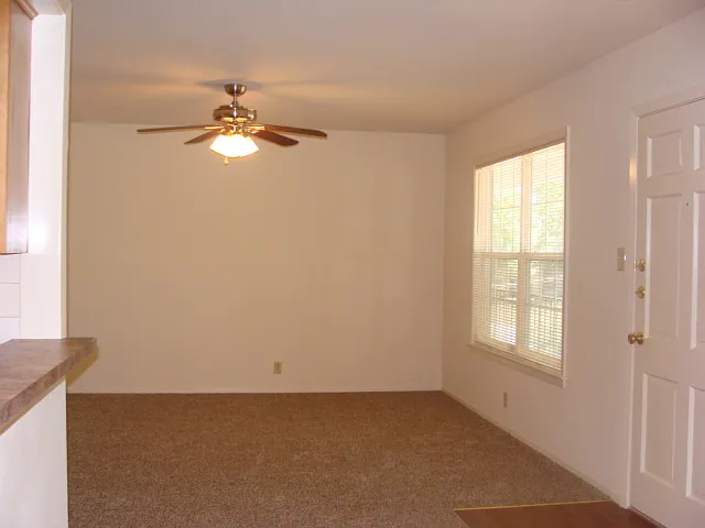 404 Neches St #G — Photo 6