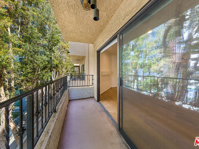 1633 S Bentley Ave #203 — Photo 9