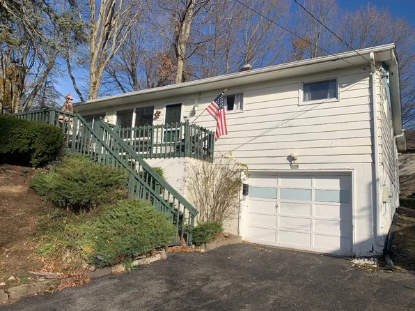 11628 E 1st St, Conneaut Lake, PA 16316