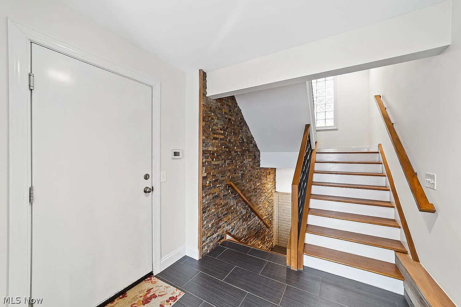 2 bed, 1881 sqft, $3,150 — Photo 3