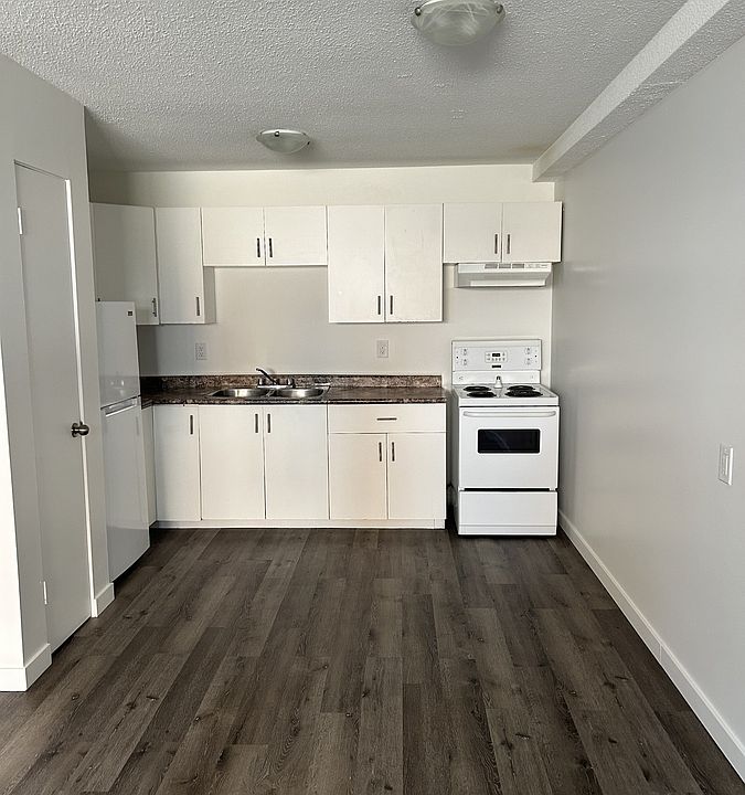 1st image of 727 5th Ave N #1