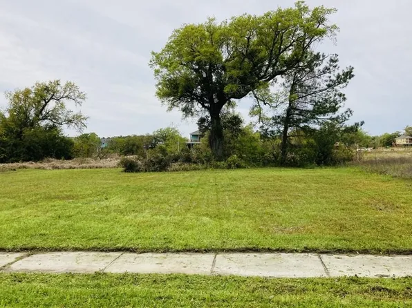 127 Markham Dr, Long Beach, MS 39560