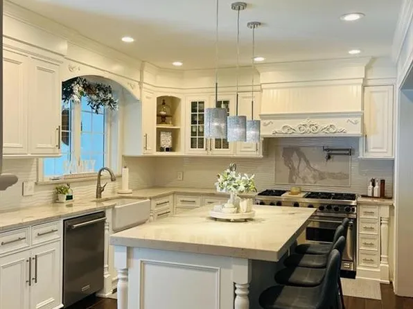 9 Midway Drive, Bethel, CT 06801