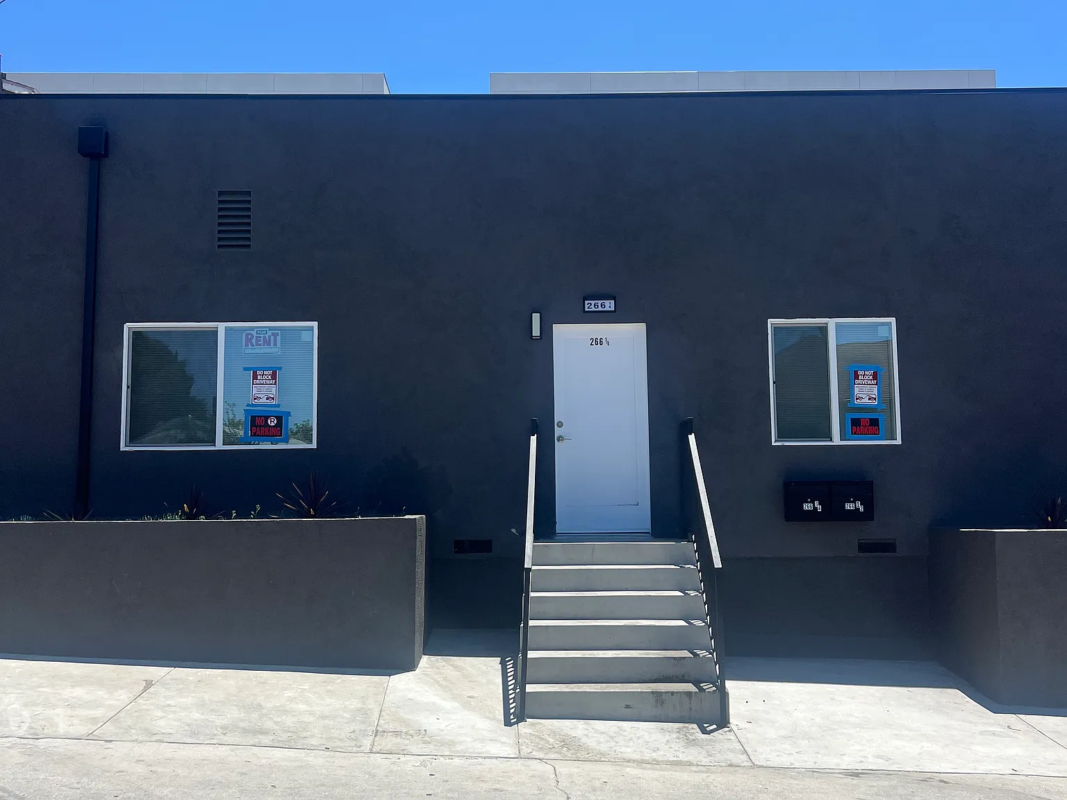 3 bed, 1200 sqft, $3,000 — Photo 2