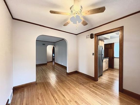 4th image of 1704 Greenleaf Ave