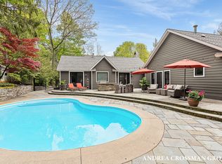 2338 Lakeshore Dr, Fennville, MI 49408