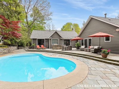 2338 Lakeshore Dr, Fennville, MI, 49408