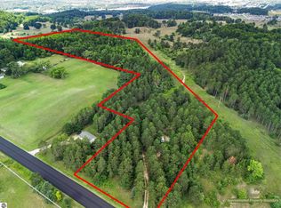 1216 Hoch Rd, Traverse City, MI 49696