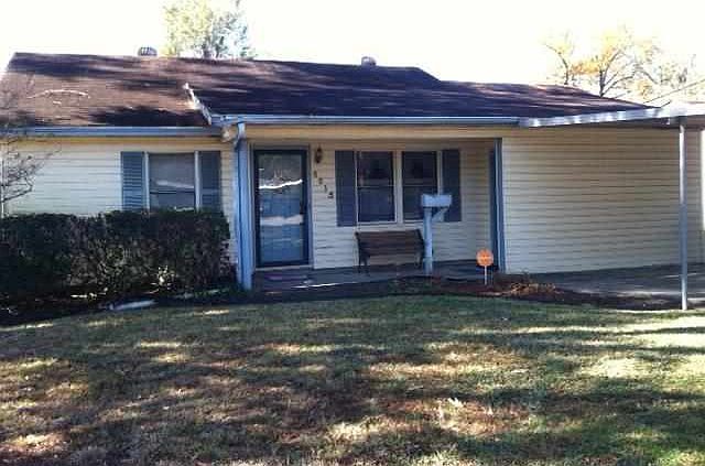 2nd image of 4815 El Paso St