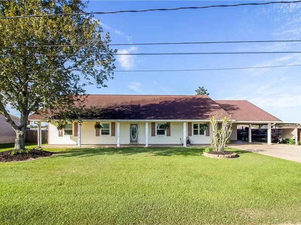 2631 Admirals Landing St, Paulina, LA 70763