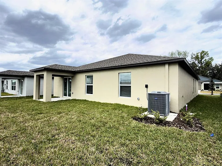 2318 Allium Roseum Ln — Photo 31