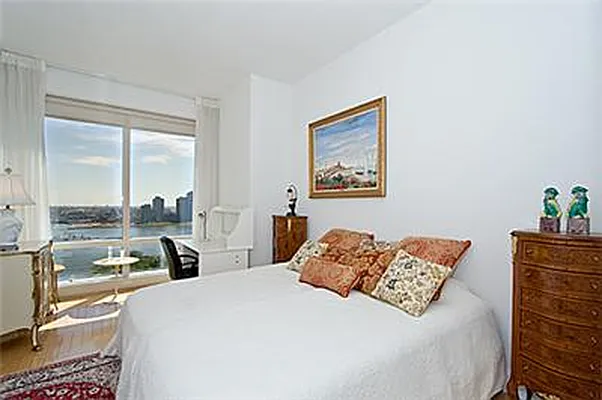 Sold by Trump International Realty | media 21