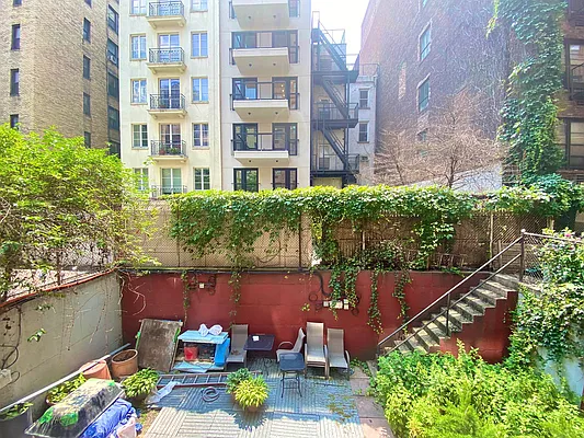 Rented by Bond New York | media 49