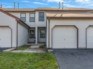 214 Spruce Ct, Flemington, NJ 08822