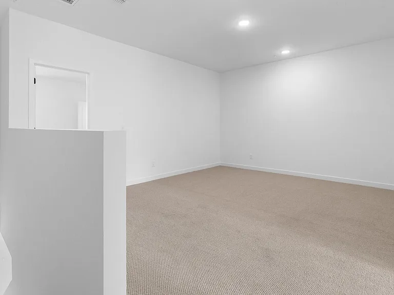 2831 W White Feather Ln — Photo 11