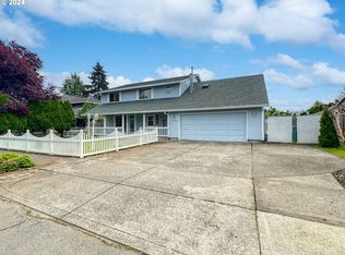 15405 SE Sun Park Dr, Vancouver, WA 98683