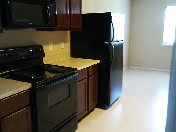 2nd image of 5805 Hercules Ave